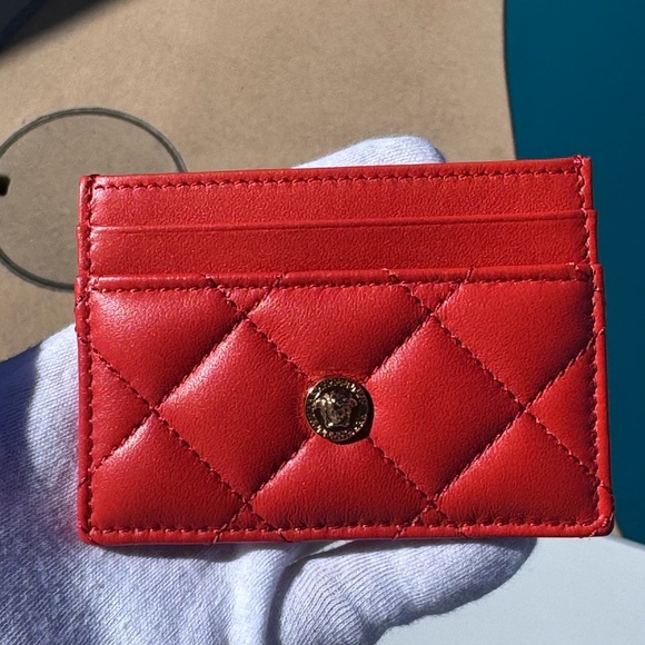 Versace Calfskin Quilted Medusa Card holder Full Inclusion - Picture 8 of 14